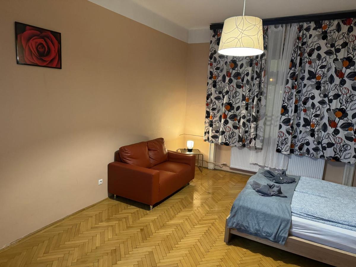 Apartamento Lanchid Castle Side Red And Blue Budapest Exterior foto